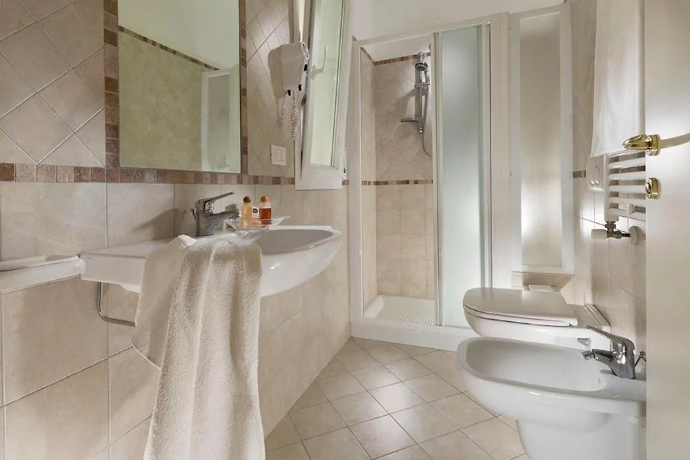 Hotel Ada Римини