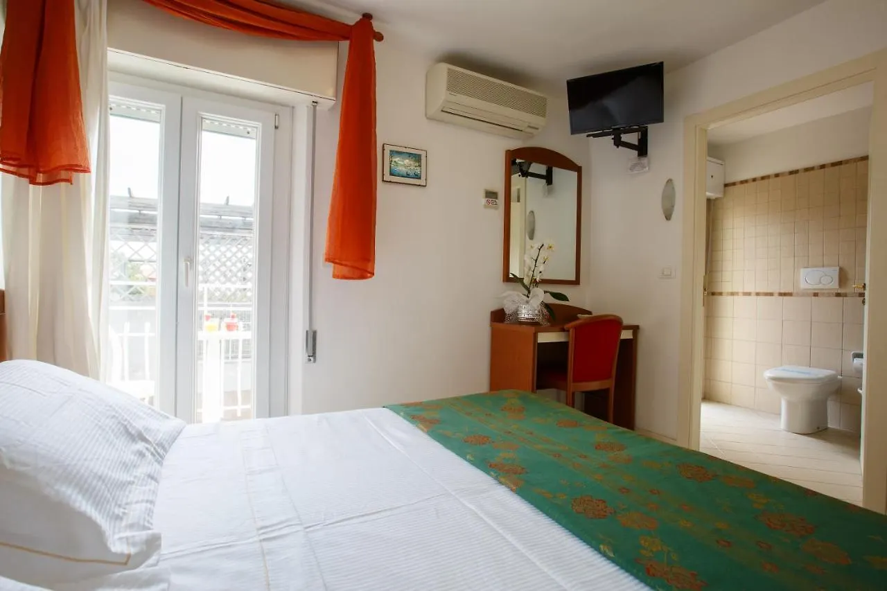 רימיני Hotel Ada איטליה