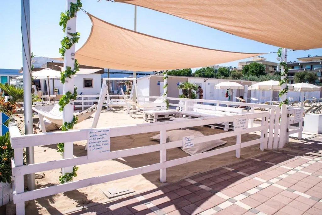 רימיני Hotel Ada 3*,