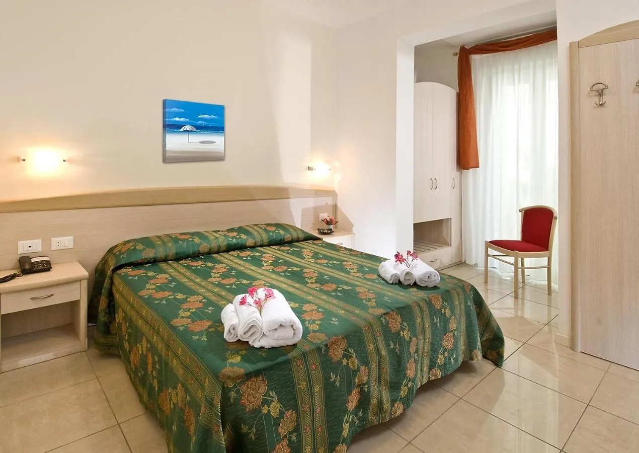 רימיני Hotel Ada 3*,  איטליה