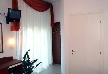 רימיני Hotel Ada 3*,